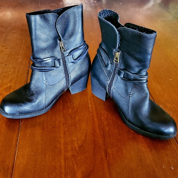 Lori Shoes - LORI BRAND ZIP BOOTS